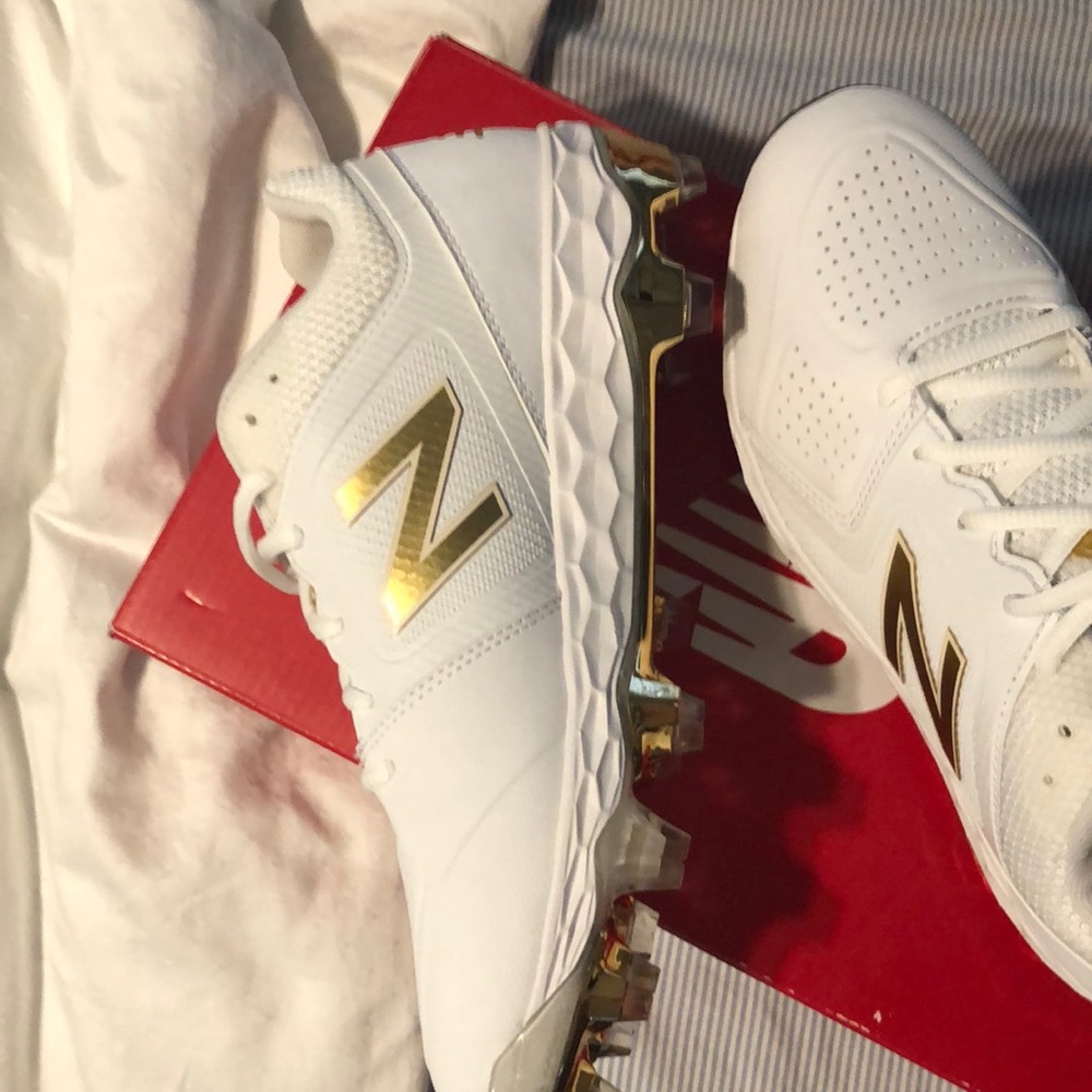 New balance ladies softball shoes